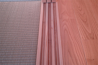 敷居(木製建具の下枠)
